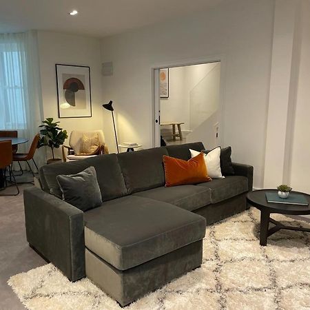 Brand New 3-Bedroom Home In ロンドン エクステリア 写真