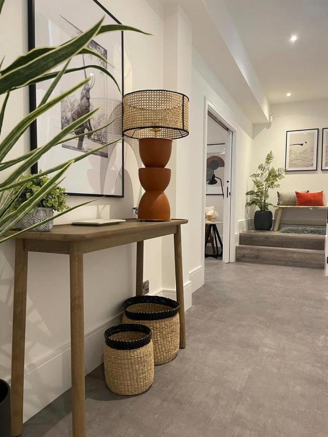 Brand New 3-Bedroom Home In ロンドン エクステリア 写真