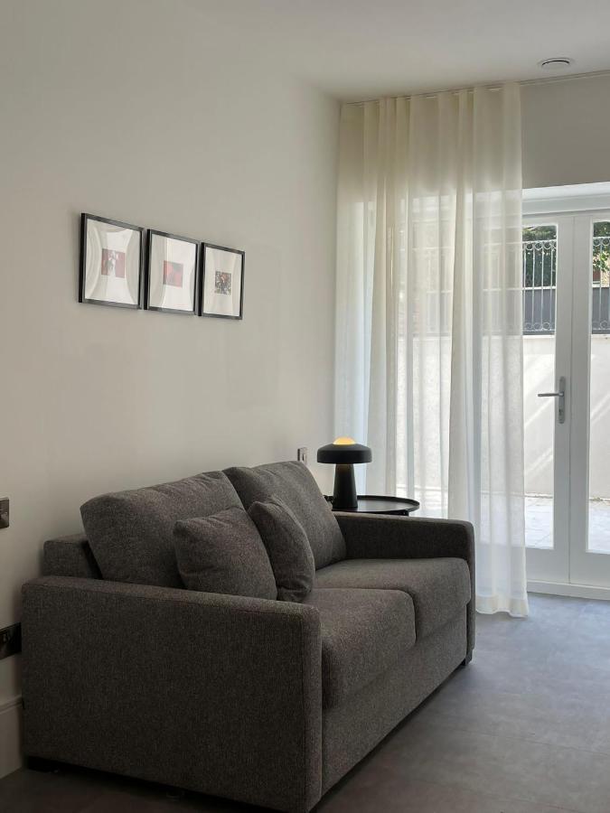 Brand New 3-Bedroom Home In ロンドン エクステリア 写真